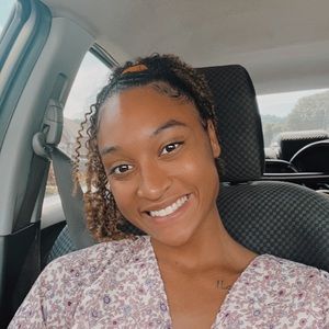 Meet your Posher, Amadea